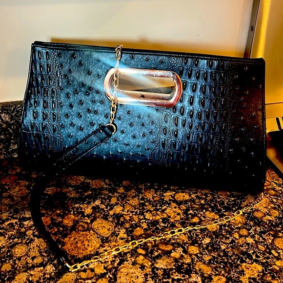 Ladies black clutch purse no brand name NWOT gold  accessories ostrich embossed - Picture 3 of 10